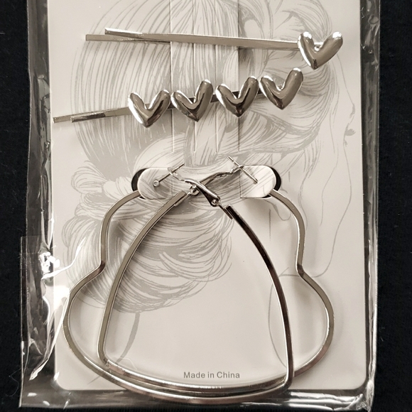 🥳3/20🥳  1 Bright Heart Hoop Earring Set - New in Package - Picture 4 of 6